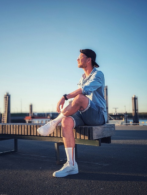 还有油！杰夫-格林12中6拿到13分 拼下3个前场篮板.